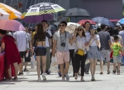 milan.com-快节奏的比拼，观众沸腾欢呼