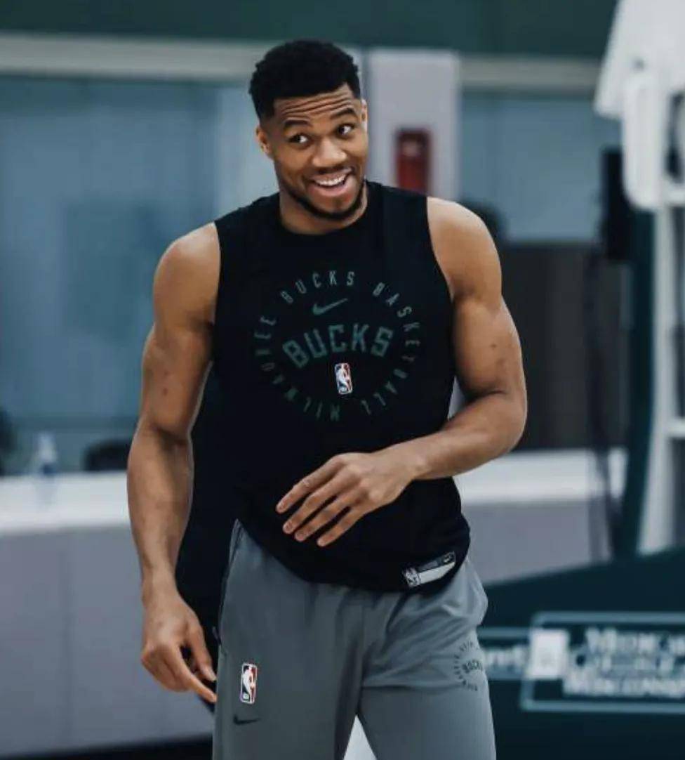 雄鹿全明星球员恢复良好将重新上场