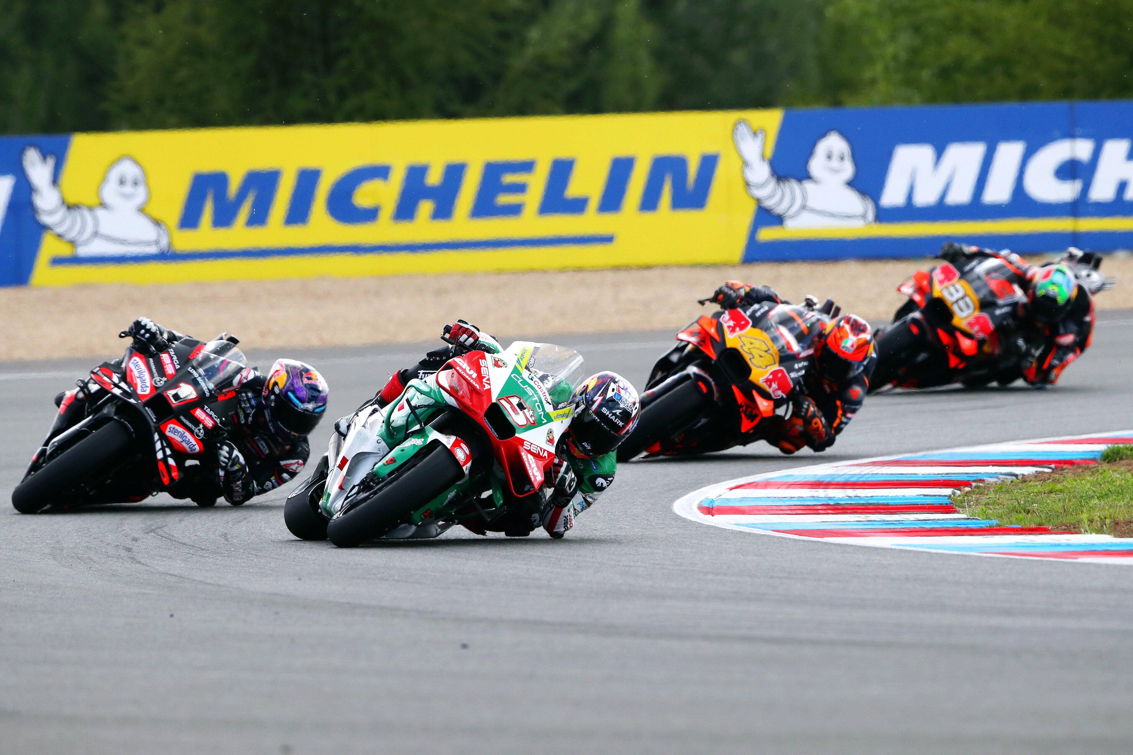 捷克对阵斯洛伐克展开激烈角逐