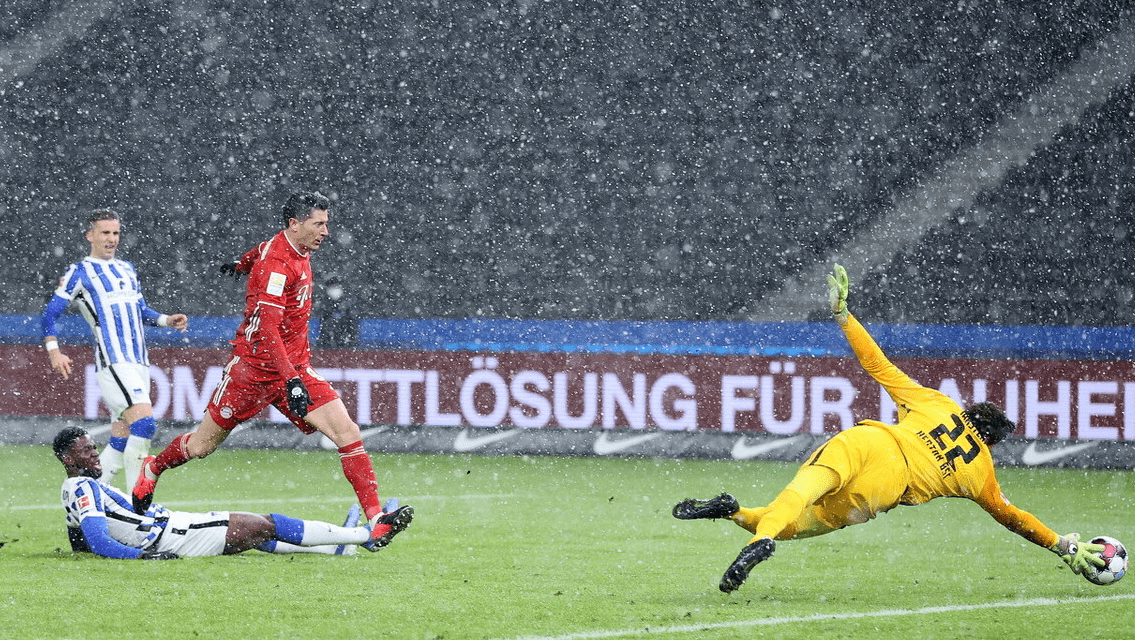 包含柏林赫塔连胜告吹，积分榜位置不升反降的词条