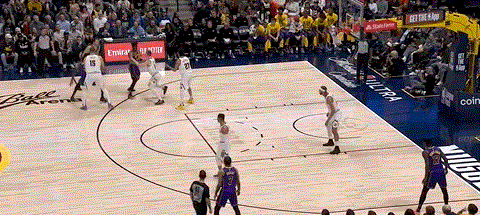 关于防守端表现出色，球队进攻火力全开的信息