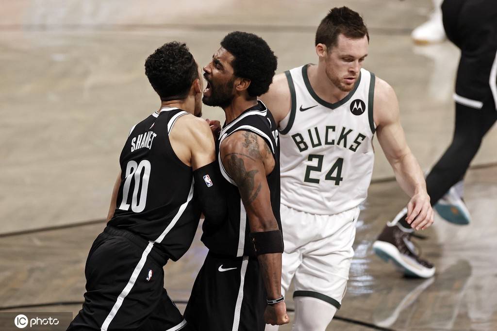 雄鹿击败篮网，字母哥砍下三双数据