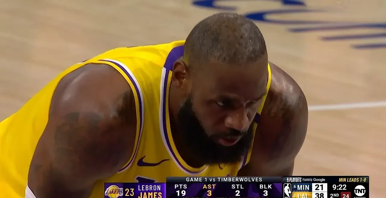 湖人惨败凯尔特人，詹姆斯轰27分