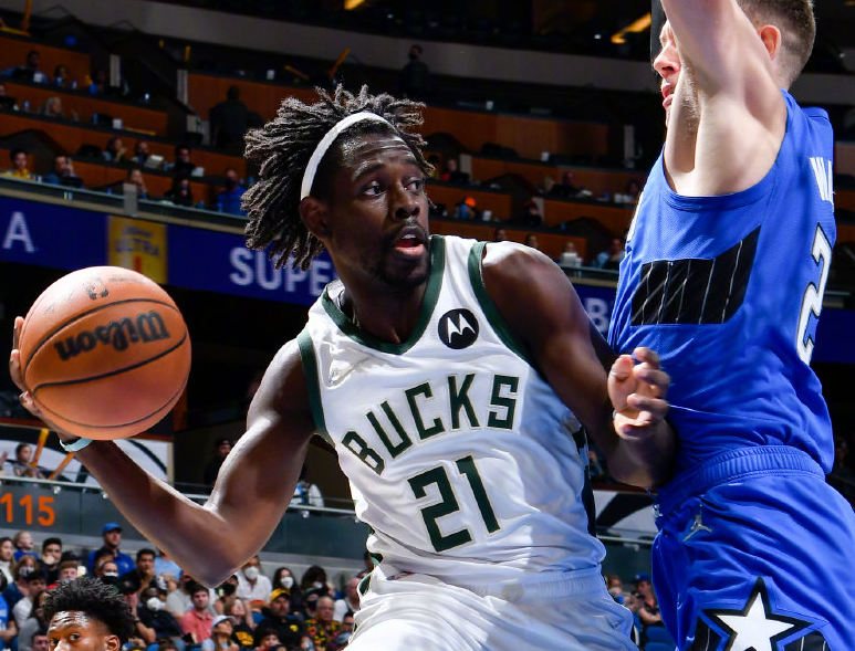 雄鹿大胜魔术，取得五连胜