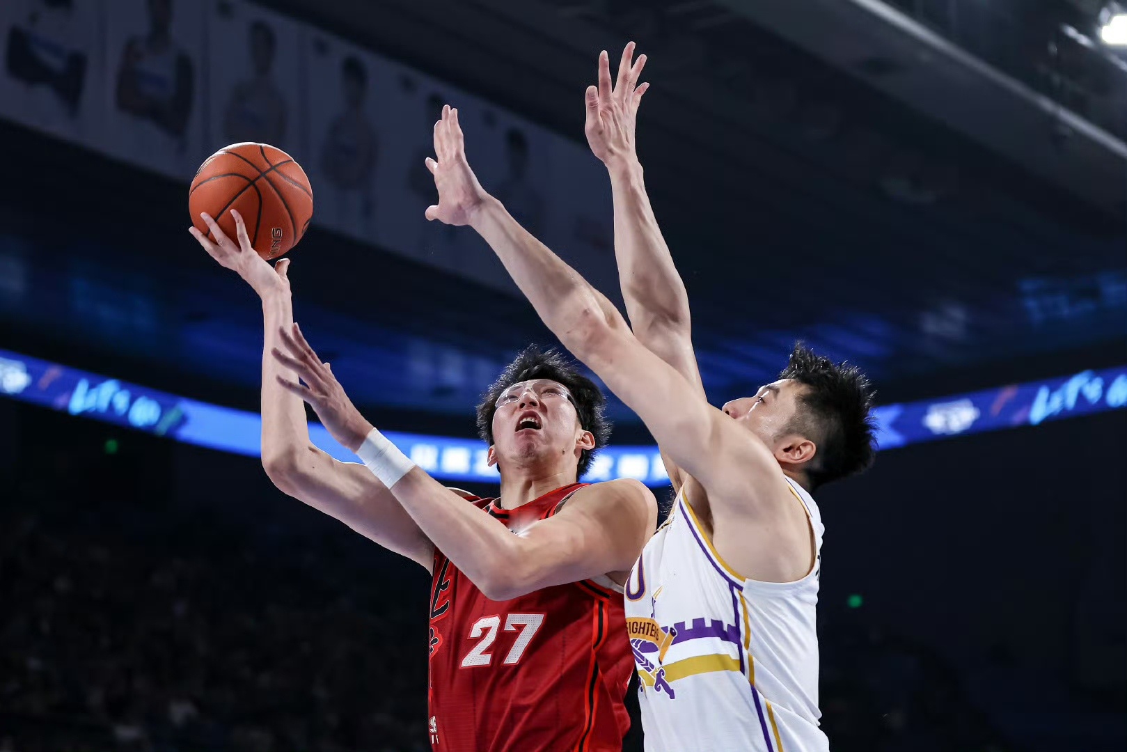 北京男篮击败东方队，锁定季后赛席位